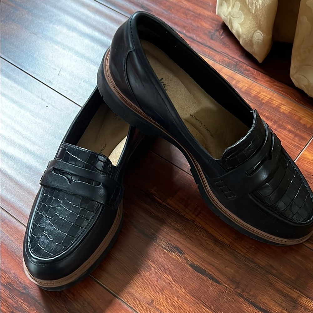 Black Leather Slip-On Loafers Flats